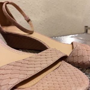 JCREW Snakeskin Purple Suede wedge s7